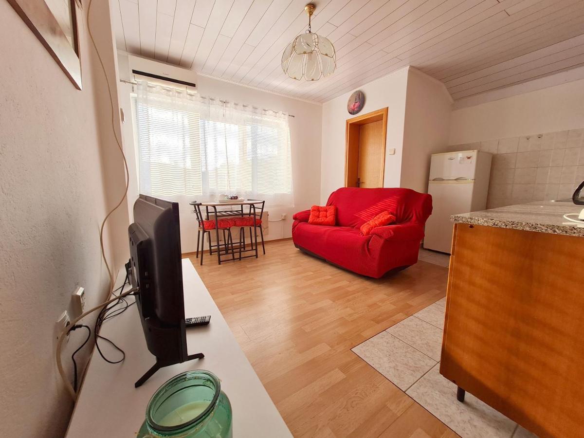 Apartman Tea Novi Vinodolski Exterior foto